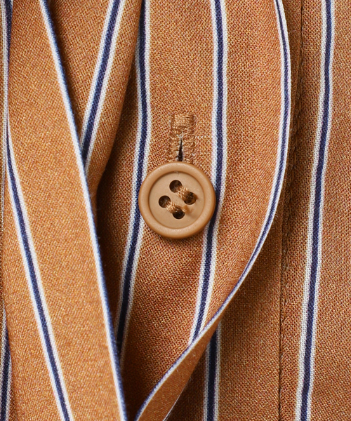 journal standard L'essage（ジャーナルスタンダードレサージュ）の「《追加》ストライプ/デシンマキシティアードワンピース（ワンピース・レディース・ブラック/クリアブルー/キャメル・FREE）」の7枚目の写真