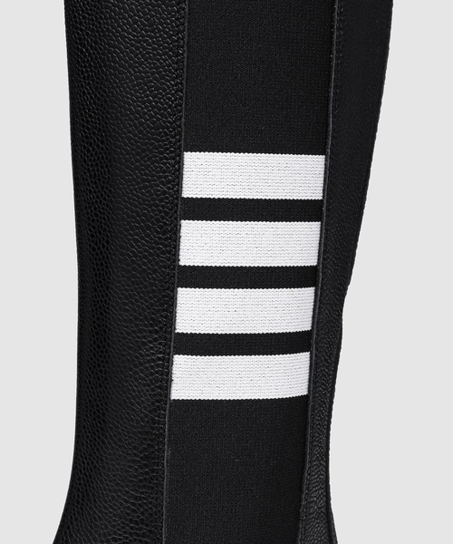 THOM BROWNE（トムブラウン）の「KNEE HIGH 4 BAR CHELSEA BOOT W/ LIGHTWEIGHT RUBBER SOLE IN PEBBLE GRAIN LEATHER（ブーツ・レディース・ブラック・38/37）」の6枚目の写真