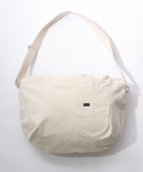 Lee(リー)の「Lee(リー)ブランドロゴプリント ドローストリングショルダーバッグ/メンズ レディース ユニセックス/ビッグショルダー(ショルダーバッグ・メンズ・オフホワイト/ブラック/ホワイト系その他/グレー・FREE)」の6枚目の写真