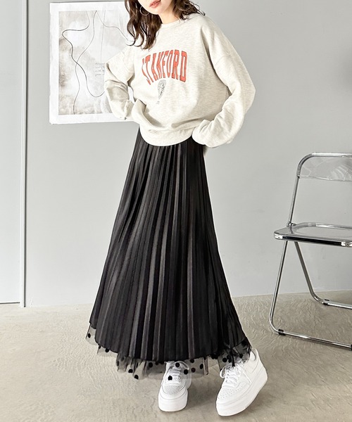 甘めカジュアル。リバーシブル2wayチュールフロッキードット×サテンプリーツスカート