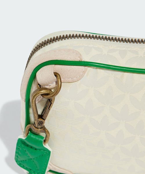 adidas（アディダス）の「トレフォイル モノグラム ジャカード スエード ミニエアライナーバッグ / アディダスオリジナルス adidas Originals（バックパック/リュック・レディース・ベージュ/ブラウン・FREE）」の15枚目の写真