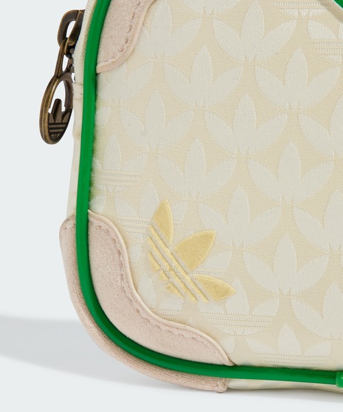 adidas（アディダス）の「トレフォイル モノグラム ジャカード スエード ミニエアライナーバッグ / アディダスオリジナルス adidas Originals（バックパック/リュック・レディース・ベージュ/ブラウン・FREE）」の16枚目の写真