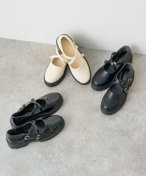 RETRO GIRL（レトロガール）の「クロスベルトシューズ（ローファー・レディース・ブラック/オフホワイト/ブラック系その他・MEDIUM/LARGE）」の8枚目の写真