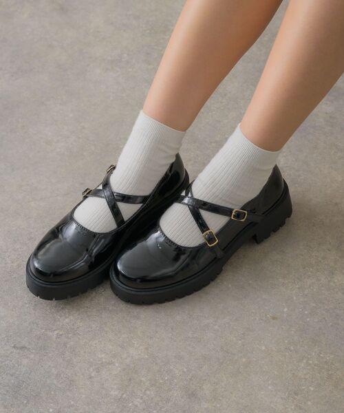 RETRO GIRL（レトロガール）の「クロスベルトシューズ（ローファー・レディース・ブラック/オフホワイト/ブラック系その他・MEDIUM/LARGE）」の12枚目の写真