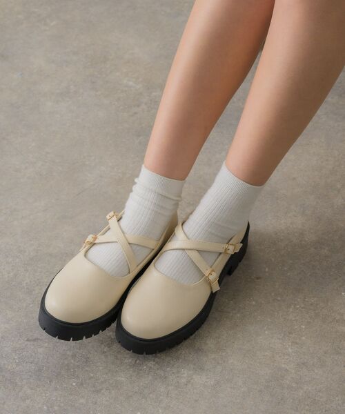 RETRO GIRL（レトロガール）の「クロスベルトシューズ（ローファー・レディース・ブラック/オフホワイト/ブラック系その他・MEDIUM/LARGE）」の14枚目の写真