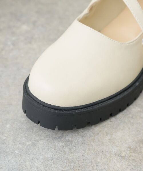 RETRO GIRL（レトロガール）の「クロスベルトシューズ（ローファー・レディース・ブラック/オフホワイト/ブラック系その他・MEDIUM/LARGE）」の17枚目の写真