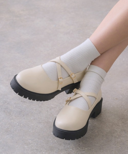 RETRO GIRL（レトロガール）の「クロスベルトシューズ（ローファー・レディース・ブラック/オフホワイト/ブラック系その他・MEDIUM/LARGE）」の2枚目の写真