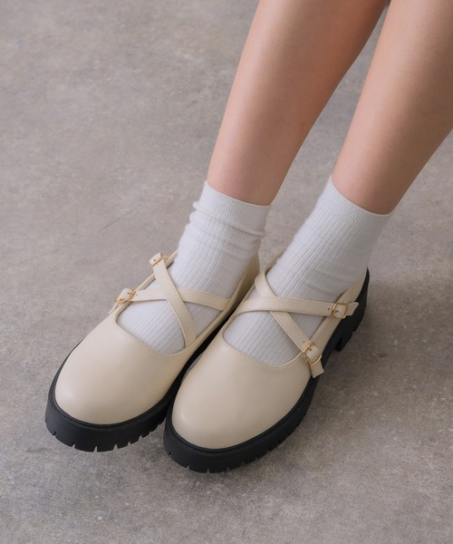 RETRO GIRL（レトロガール）の「クロスベルトシューズ（ローファー・レディース・ブラック/オフホワイト/ブラック系その他・MEDIUM/LARGE）」の4枚目の写真