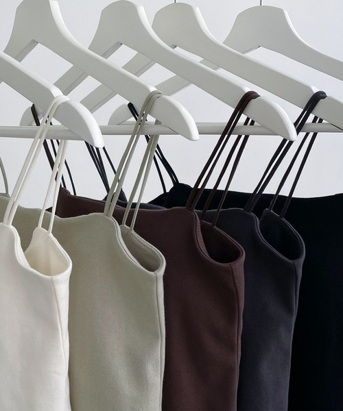 andme（アンドミー）の「【新色追加】カップ付きダブルストラップバックオープンキャミソール（キャミソール・レディース・ブラウン/キナリ/ブラック/セージグリーン/チャコールグレー/ベージュ/ネイビー・M）」の11枚目の写真