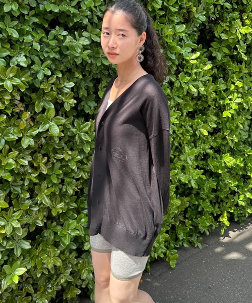 THEATRE PRODUCTS(シアタープロダクツ)の「シンボルロゴ刺繍ニットカーディガン(カーディガン/ボレロ・レディース・グレー/ホワイト/ブラック・FREE)」の3枚目の写真