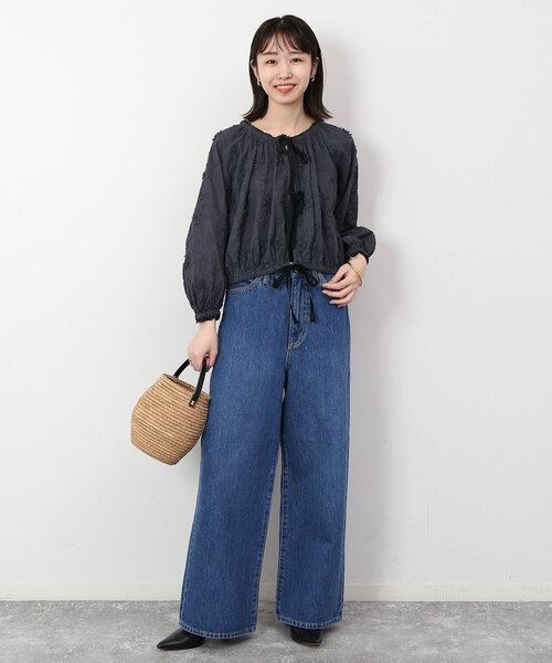 SLOBE IENA(スローブイエナ)の「コットンフラワーモチーフ刺しゅうブラウス(シャツ/ブラウス・レディース・ライトグレー/アイボリー・FREE)」の3枚目の写真