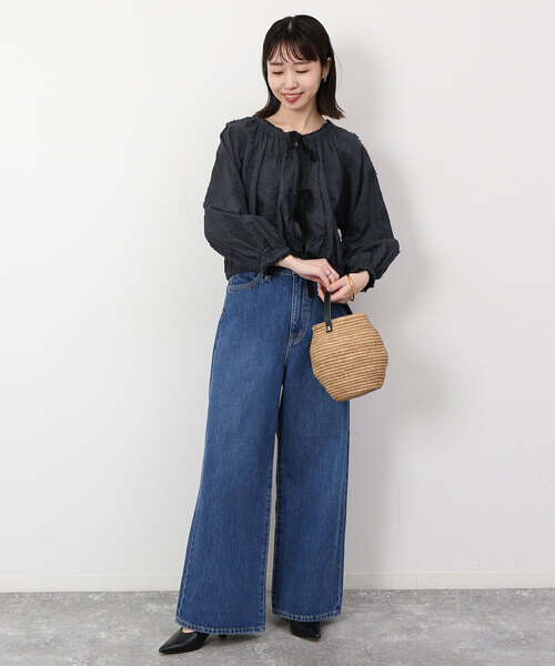 SLOBE IENA(スローブイエナ)の「コットンフラワーモチーフ刺しゅうブラウス(シャツ/ブラウス・レディース・ライトグレー/アイボリー・FREE)」の5枚目の写真