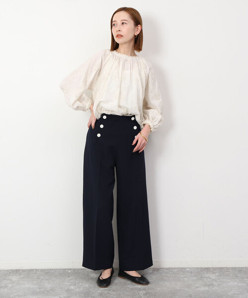 SLOBE IENA(スローブイエナ)の「コットンフラワーモチーフ刺しゅうブラウス(シャツ/ブラウス・レディース・ライトグレー/アイボリー・FREE)」の13枚目の写真