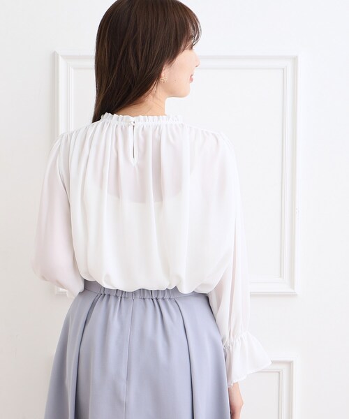 couture brooch（クチュールブローチ）の「◆【オフィス/セレモニー】プリーツデザインブラウス（シャツ/ブラウス・レディース・ライトブルー/ネイビー/ホワイト系・40/38/42/36）」の10枚目の写真