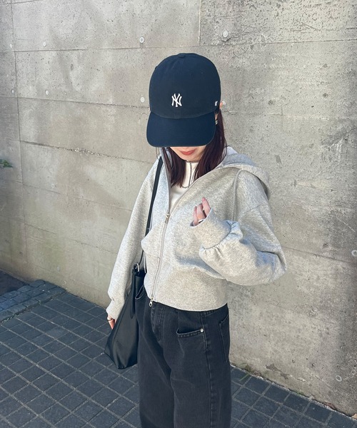 ISOOK（アイスー）の「【ISOOK / アイスー】ダブルジップパーカー / ジップアップ フーディー ショート丈 フード付き フルジップ 羽織 UV対策 冷房対策 グレー ブラック ネイビー アイボリー バーガンディーZOZOTOWN限定（パーカー・レディース・グレー/ブルー/ブラック・FREE）」の11枚目の写真