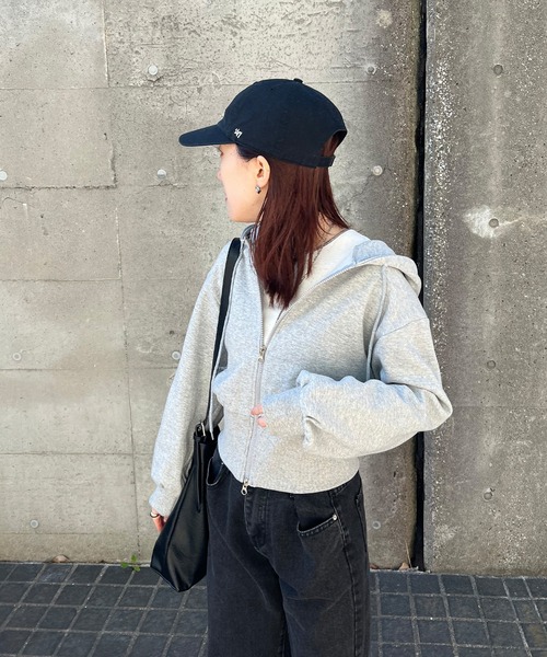 ISOOK（アイスー）の「【ISOOK / アイスー】ダブルジップパーカー / ジップアップ フーディー ショート丈 フード付き フルジップ 羽織 UV対策 冷房対策 グレー ブラック ネイビー アイボリー バーガンディーZOZOTOWN限定（パーカー・レディース・グレー/ブルー/ブラック・FREE）」の12枚目の写真