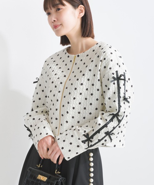 PICCIN(ピッチン)の「サッカードット袖リボンジャケット(ノーカラージャケット・レディース・オフホワイト/ブラック・M)」の2枚目の写真
