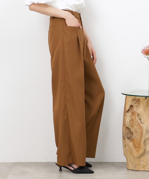 OPAQUE.CLIP（オペークドットクリップ）の「◆【大草直子さんコラボ】タックワイドパンツ（その他パンツ・レディース・ブラック/ホワイト/ブラウン・40/38/36）」の3枚目の写真