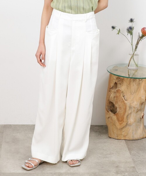 OPAQUE.CLIP（オペークドットクリップ）の「◆【大草直子さんコラボ】タックワイドパンツ（その他パンツ・レディース・ブラック/ホワイト/ブラウン・40/38/36）」の12枚目の写真