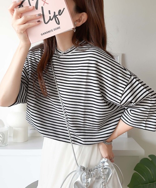 classicalelf(クラシカルエルフ)の「甘めもカジュアルも着こなせる定番item。サイドスリットボーダー半袖Tシャツ(Tシャツ/カットソー・レディース・ホワイト×ブラック/ベージュ系その他/ブラック×ホワイト・LARGE/MEDIUM/SMALL/X-LARGE)」の2枚目の写真