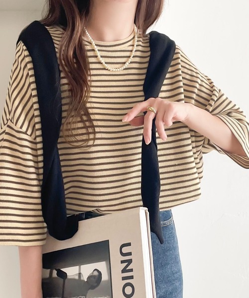 classicalelf(クラシカルエルフ)の「甘めもカジュアルも着こなせる定番item。サイドスリットボーダー半袖Tシャツ(Tシャツ/カットソー・レディース・ホワイト×ブラック/ベージュ系その他/ブラック×ホワイト・LARGE/MEDIUM/SMALL/X-LARGE)」の1枚目の写真