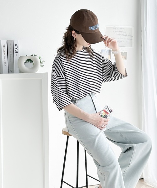 classicalelf(クラシカルエルフ)の「甘めもカジュアルも着こなせる定番item。サイドスリットボーダー半袖Tシャツ(Tシャツ/カットソー・レディース・ホワイト×ブラック/ベージュ系その他/ブラック×ホワイト・LARGE/MEDIUM/SMALL/X-LARGE)」の9枚目の写真