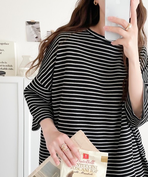 classicalelf(クラシカルエルフ)の「甘めもカジュアルも着こなせる定番item。サイドスリットボーダー半袖Tシャツ(Tシャツ/カットソー・レディース・ホワイト×ブラック/ベージュ系その他/ブラック×ホワイト・LARGE/MEDIUM/SMALL/X-LARGE)」の11枚目の写真