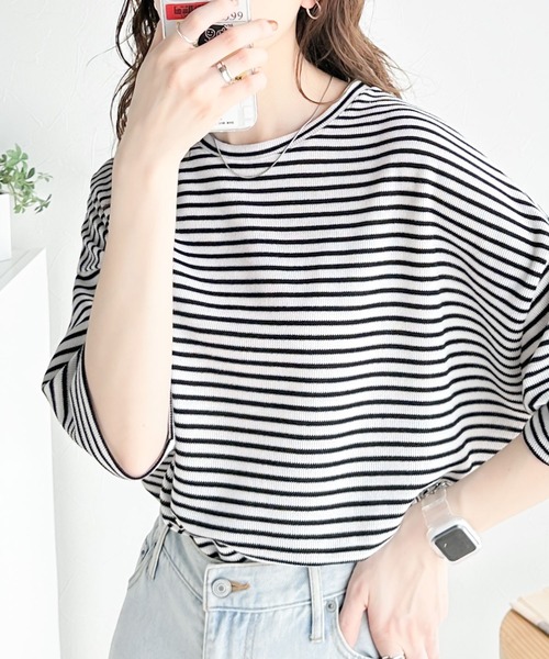 classicalelf(クラシカルエルフ)の「甘めもカジュアルも着こなせる定番item。サイドスリットボーダー半袖Tシャツ(Tシャツ/カットソー・レディース・ホワイト×ブラック/ベージュ系その他/ブラック×ホワイト・LARGE/MEDIUM/SMALL/X-LARGE)」の21枚目の写真