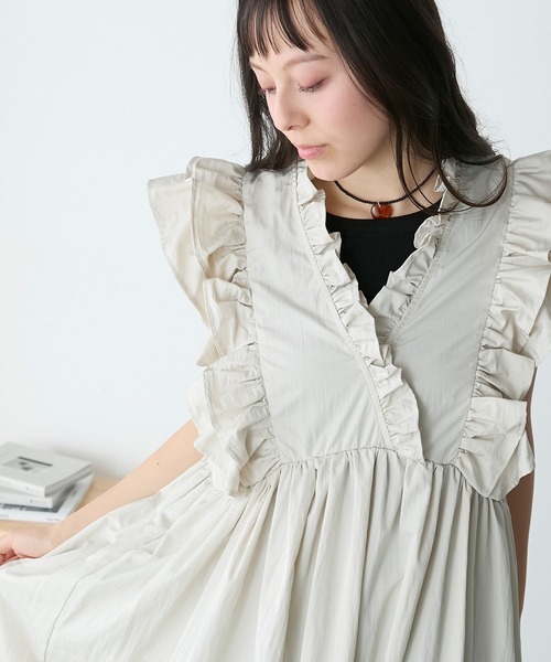 forksy.(フォルクシー)の「【forksy.】ナイロンタフタギャザーフリルワンピース(ワンピース・レディース・ブラック/アイボリー/ブラウン・FREE)」の10枚目の写真