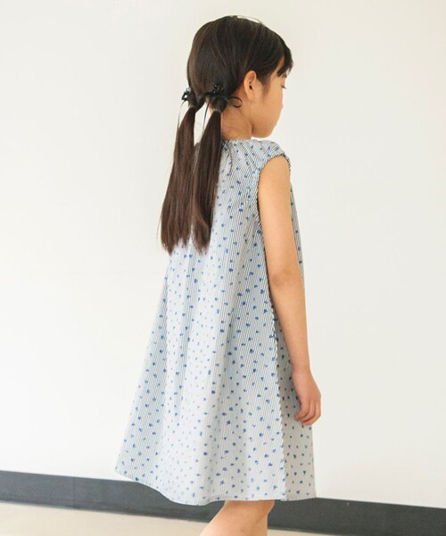 DRC branshes(ディーアールシーブランシェス)の「【WEB限定/DRC/綿100%】総柄ノースリーブワンピース(ワンピース・キッズ・ブルー/イエロー/オレンジ/ネイビー/サックスブルー・110/90/120/130/100/140)」の19枚目の写真