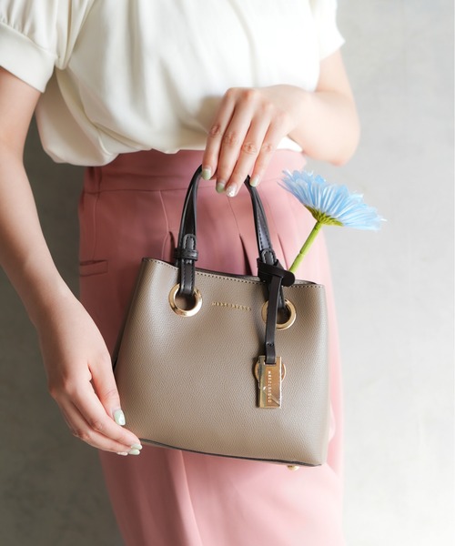 MERCURYDUO(マーキュリーデュオ)の「【MERCURYDUO/マーキュリーデュオ 】 メタル アイレット ミニハンドバッグ(ハンドバッグ・レディース・スモークピンク/グレイッシュベージュ/ブラック/オリーブ/シルバー/オフホワイト/ベージュ/ゴールド/キャメル/ブロンズ/ブルーグレー/アイボリー・FREE)」の7枚目の写真