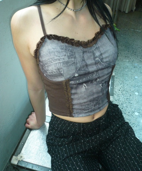 BLONDEY（ブロンディ）の「カップ付きレースキャミソール（キャミソール・レディース・ブルー/ブラウン・FREE）」の3枚目の写真