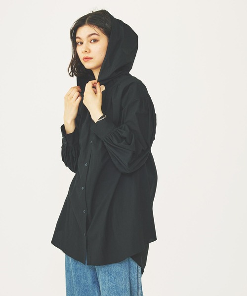 MILKFED.（ミルクフェド）の「HOODED GATHER SHIRTS（シャツ/ブラウス・レディース・ブラック/ライトブルー/ホワイト・ONE SIZE）」の5枚目の写真