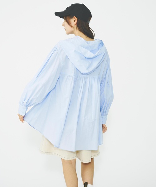 MILKFED.（ミルクフェド）の「HOODED GATHER SHIRTS（シャツ/ブラウス・レディース・ブラック/ライトブルー/ホワイト・ONE SIZE）」の12枚目の写真