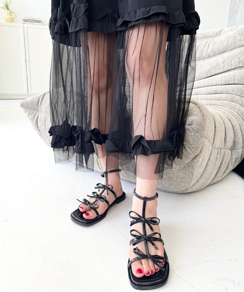 moment+（モーメントプラス）の「3連リボンエナメルフラットサンダル（サンダル・レディース・ピンク/ゴールド/アイボリー/シルバー/ブラック・M/L）」の14枚目の写真