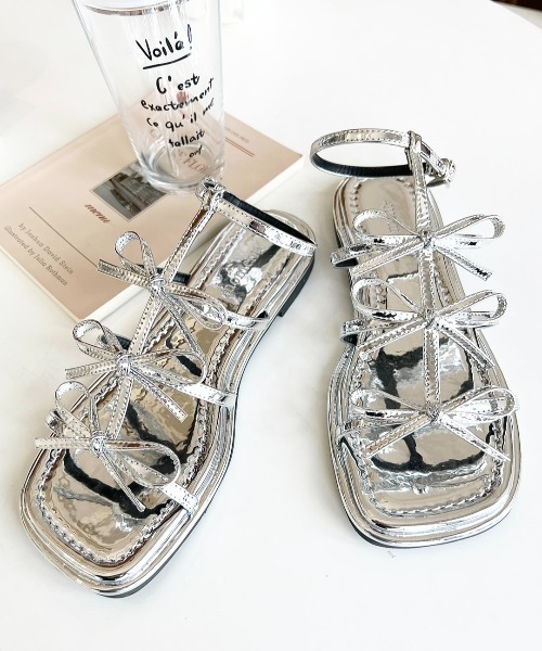 moment+（モーメントプラス）の「3連リボンエナメルフラットサンダル（サンダル・レディース・ピンク/ゴールド/アイボリー/シルバー/ブラック・M/L）」の22枚目の写真