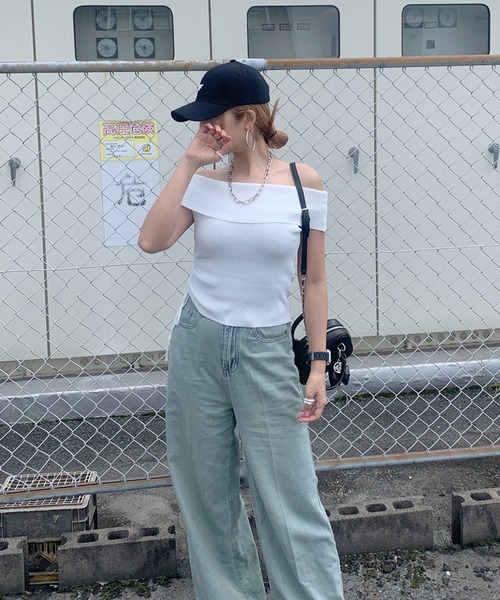 non-hedge(ノンヘッジ)の「サイドドロストオフショルニットトップス(ニット/セーター・レディース・ブラック/オフホワイト/グレー・FREE)」の21枚目の写真