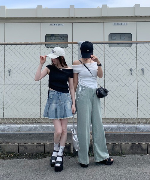 non-hedge(ノンヘッジ)の「サイドドロストオフショルニットトップス(ニット/セーター・レディース・ブラック/オフホワイト/グレー・FREE)」の11枚目の写真