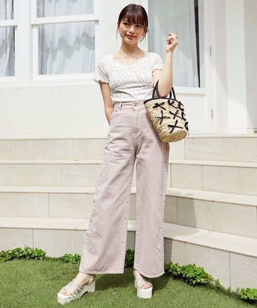 MAJESTIC LEGON（マジェスティックレゴン）の「ローズモチーフ付きTシャツ（Tシャツ/カットソー・レディース・ピンク系その他2/ブルー系その他2/イエロー系その他・MEDIUM）」の5枚目の写真