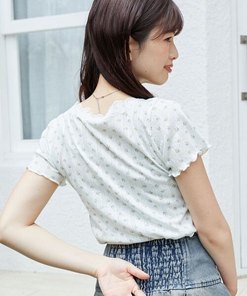 MAJESTIC LEGON（マジェスティックレゴン）の「ローズモチーフ付きTシャツ（Tシャツ/カットソー・レディース・ピンク系その他2/ブルー系その他2/イエロー系その他・MEDIUM）」の19枚目の写真