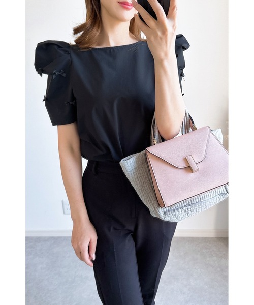 &. NOSTALGIA（アンドドットノスタルジア）の「【ZOZO限定】袖リボンモチーフカットソー（シャツ/ブラウス・レディース・オフホワイト/ブラック・M）」の4枚目の写真