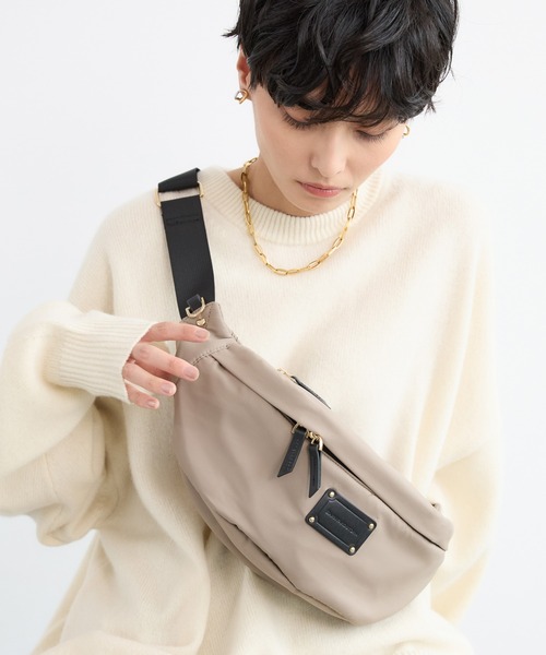 美品✨AULENTTI ボディバッグ　イタリア製　バンヤードストーム　ベージュ 楽天市場】AULENTTI(オウレンティ) / ベルト付きレザーBAG