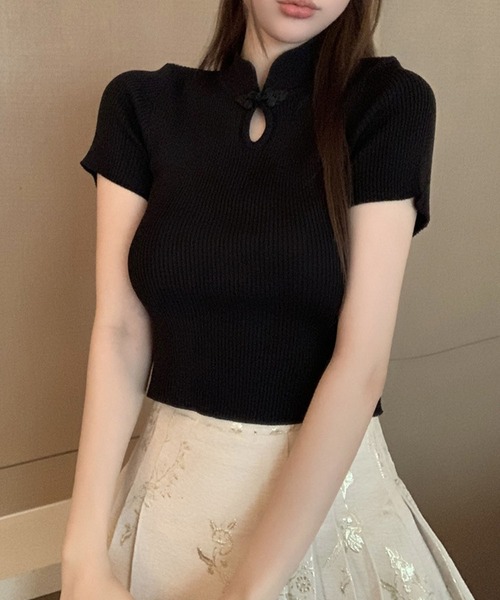 meJane（ミージェーン）の「チャイナボタン リブニット半そでトップス（ニット/セーター・レディース・ホワイト/ブラック・FREE）」の3枚目の写真