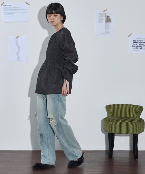 THE YOn(ザヨン)の「リボンモチーフダメージデニムパンツ(デニムパンツ・レディース・ライトブルー/ブルー・S/M)」の13枚目の写真