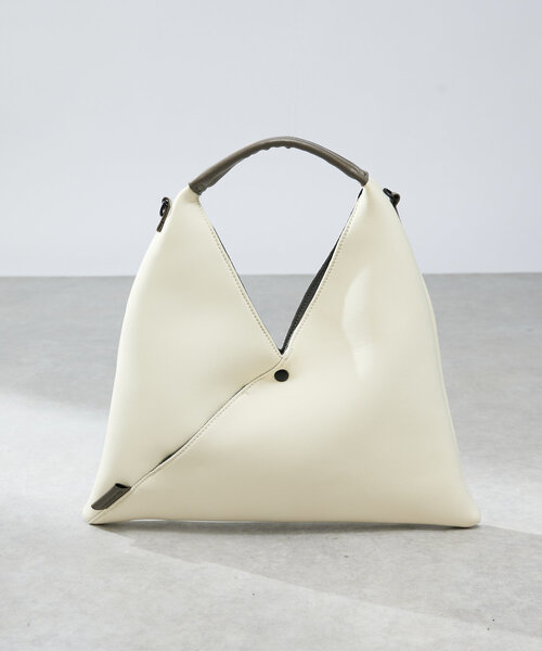 un dix cors(アンディコール)の「ダイバー風素材2WAYサンカクミニバッグ(ハンドバッグ・レディース・ホワイト/ブラック・FREE)」の3枚目の写真