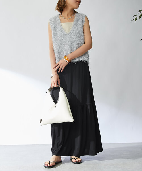 un dix cors(アンディコール)の「ダイバー風素材2WAYサンカクミニバッグ(ハンドバッグ・レディース・ホワイト/ブラック・FREE)」の15枚目の写真