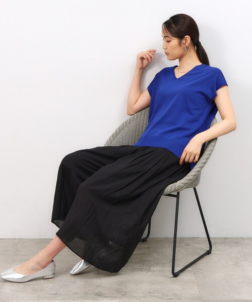 OPAQUE.CLIP(オペークドットクリップ)の「◆クールタッチVネックフレンチスリーブニット【UVケア/接触冷感/洗濯機洗い可】(ニット/セーター・レディース・ベージュ系その他5/ブラック/ブルー系その他/ベージュ・42/40/38)」の11枚目の写真