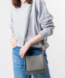 シュリンクレザー ショルダーベルト付き コバ塗バッグ