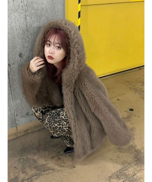 EVRIS（エヴリス）の「フェイクファーフーディコート（ブルゾン・レディース・ベージュ/ブラウン・FREE）」の13枚目の写真