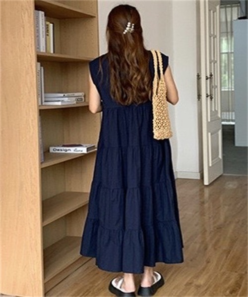 FREE STYLISTS（フリー スタイリスト）の「ノースリーブティアードワンピース（ワンピース・レディース・ダークネイビー/ピンク/ベージュ/グレー/ブラック・FREE）」の12枚目の写真
